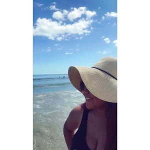 Meet your Posher, Briana